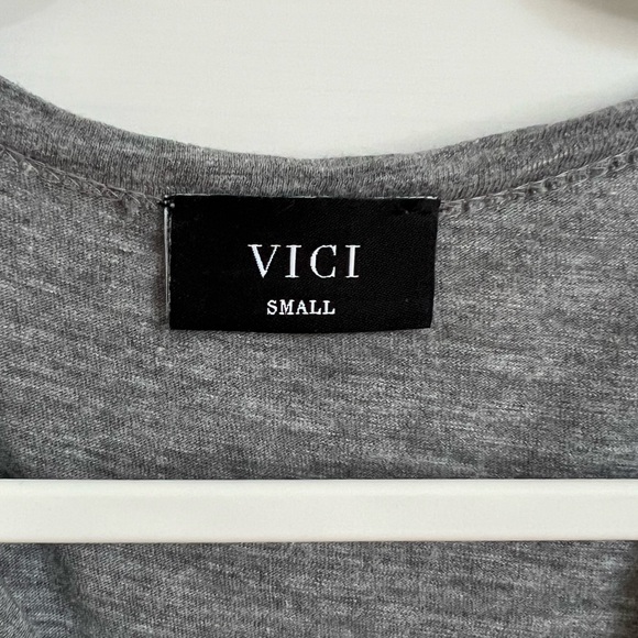 VICI Jaclyn Cotton Blend Top Gray Puff Sleeve in Size Small - Picture 3 of 10